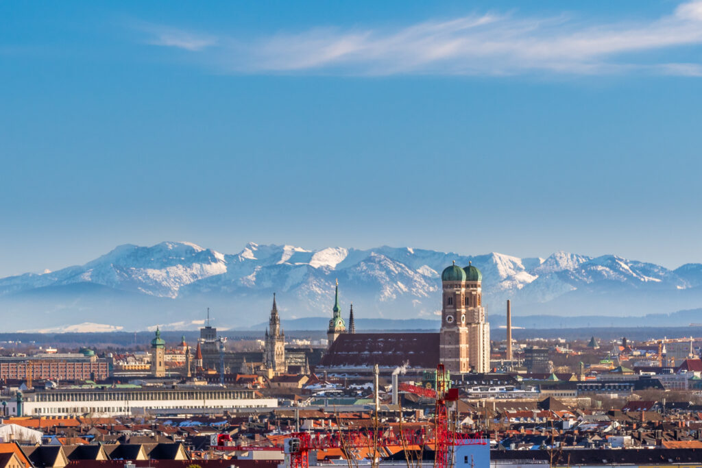 Panorama-Foto der Skyline von München mit Umland