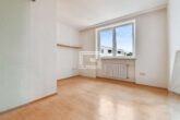 Waldblick-Wohnung mit Aufzug & Potenzial auf 5 Zimmer in Haar - Zimmer