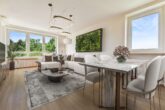 Waldblick-Wohnung mit Aufzug & Potenzial auf 5 Zimmer in Haar - Wohnzimmer (Beispieleinrichtung)