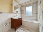 Attraktive City-Wohnung mit Balkon & Potenzial auf 3 Zimmer in bester Lage - Badezimmer