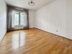 Attraktive City-Wohnung mit Balkon & Potenzial auf 3 Zimmer in bester Lage - Schlafzimmer