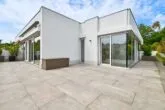 Parkblick in Bogenhausen – Kernsaniertes Design-Penthouse mit Potenzial auf 3 Zimmer - Außenansicht & Terrasse