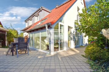PROVISIONSFREI! Energieeffizientes & modernes Familien-Domizil, 90574 Roßtal, Zweifamilienhaus