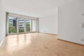 Ruhig & barrierefrei Wohnen am Westfriedhof: 2,5-Zimmer-Wohnung mit Süd-Balkon - Wohn-/Essbereich