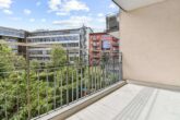 Moderne 2-Zimmer-Wohnung am Westfriedhof – inkl. Aufzug, Küche, TG-Stellplatz & Balkon - Loggia