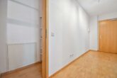 Moderne 2-Zimmer-Wohnung am Westfriedhof – inkl. Aufzug, Küche, TG-Stellplatz & Balkon - Flur/Abstellraum