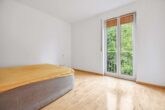 Moderne 2-Zimmer-Wohnung am Westfriedhof – inkl. Aufzug, Küche, TG-Stellplatz & Balkon - Schlafzimmer