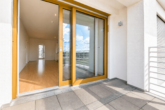 Weitblick inklusive: Moderne 4-Zimmer-Wohnung mit EBK & Süd-Balkon in Neupasing - Süd-Balkon