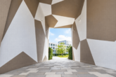 Weitblick inklusive: Moderne 4-Zimmer-Wohnung mit EBK & Süd-Balkon in Neupasing - Eingang