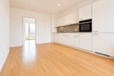 Weitblick inklusive: Moderne 4-Zimmer-Wohnung mit EBK & Süd-Balkon in Neupasing - Kochen