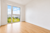 Weitblick inklusive: Moderne 4-Zimmer-Wohnung mit EBK & Süd-Balkon in Neupasing - Schlafen 3